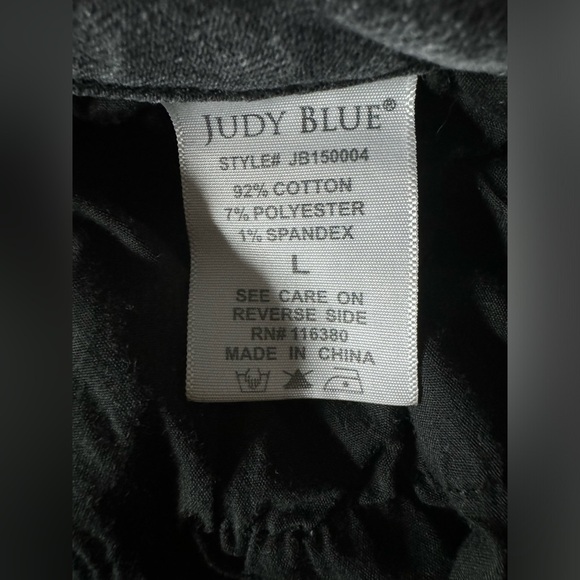 Judy Blue Distressed Cutoff Denim Shorts Size S Grey - Picture 9 of 9